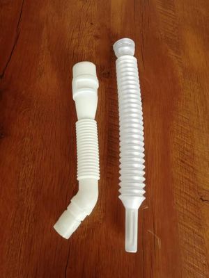 ISO9001 Çift İstasyon Şişirme Makinesi Dia 65mm Plastik Boru 700p / H Yapımı