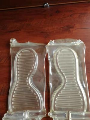 22kw Ayakkabı Tabanı Tek Kademeli PE Şişirme Makinesi 1000pcs / H Otomatik Şişirme