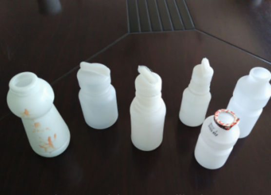 LDPE 1 Litre Şişirme Makinesi 2000kg 8 İstasyonlu Pvc Şişe Yapımı