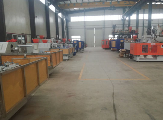 LDPE 1 Litre Şişirme Makinesi 2000kg 8 İstasyonlu Pvc Şişe Yapımı